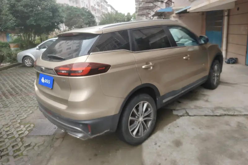 Geely Atlas (Boyue) — фото 3