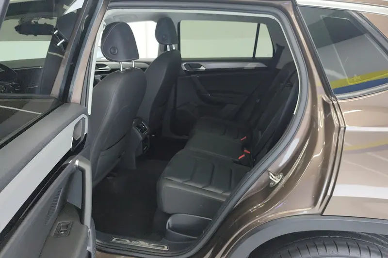 Volkswagen Tayron 330 TSI 4 WD Luxury VI — фото 11