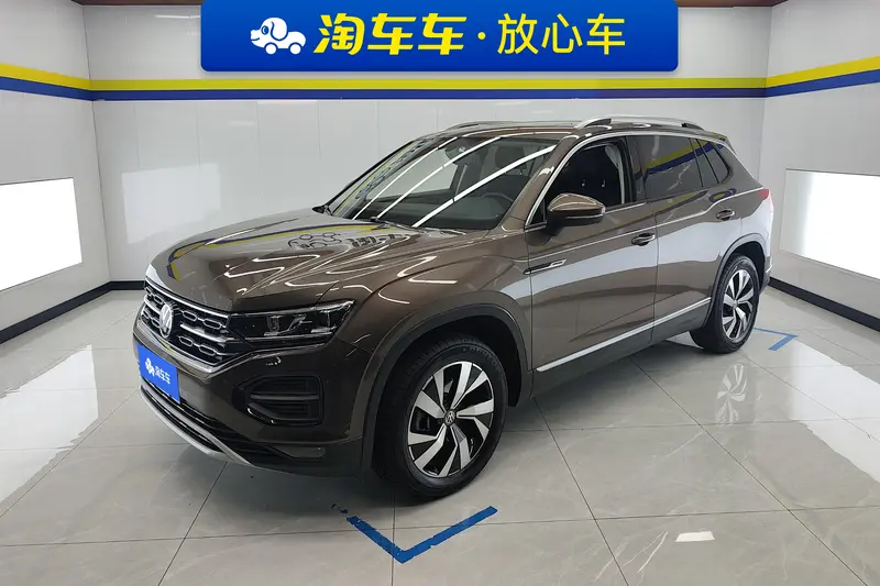 Volkswagen Tayron 330 TSI 4 WD Luxury VI