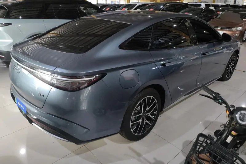 BYD Seal — фото 3