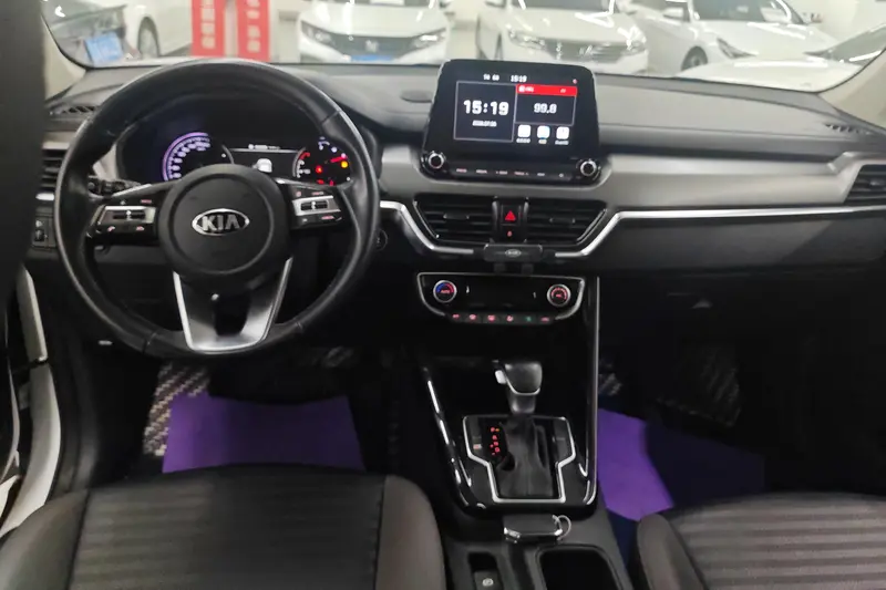 Kia Sportage — фото 9