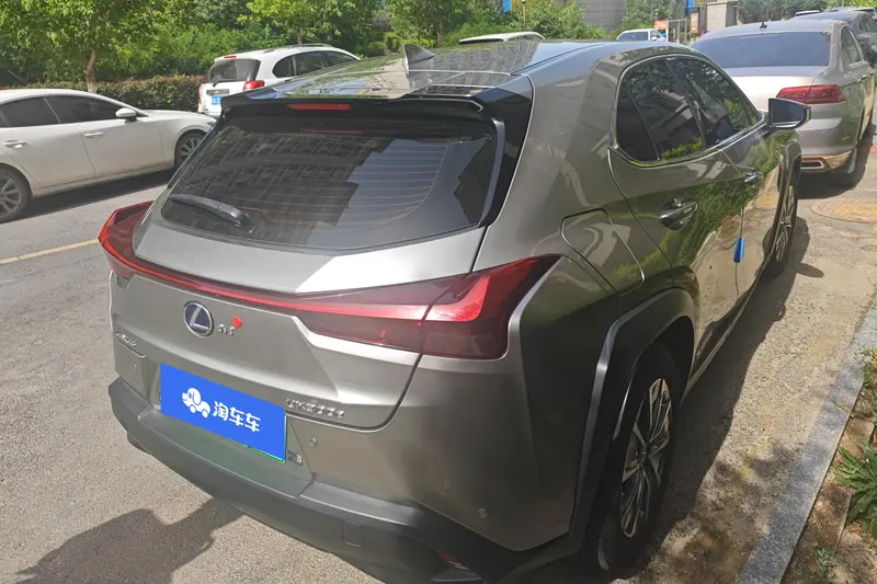 Lexus UX — фото 2