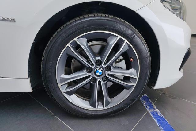 BMW 1 Series 2017 — фото 11