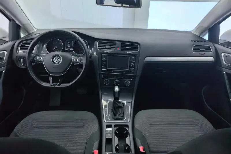 Volkswagen Golf 230 TSI AT Comfort — фото 7
