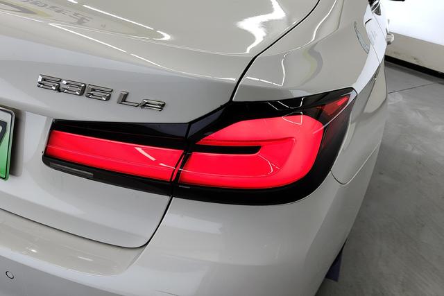 BMW 5 Series Hybrid 2021 — фото 10