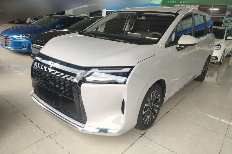 Wuling Starlight 730