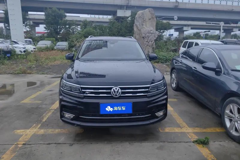 Volkswagen Tiguan L — фото 2