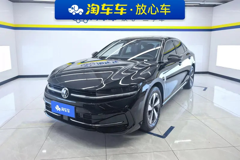 Volkswagen Magotan 300 TSI Premium Plus — фото 1