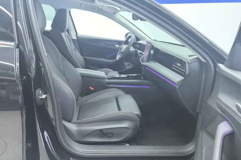 Volkswagen Magotan 300 TSI Premium Plus — фото 10