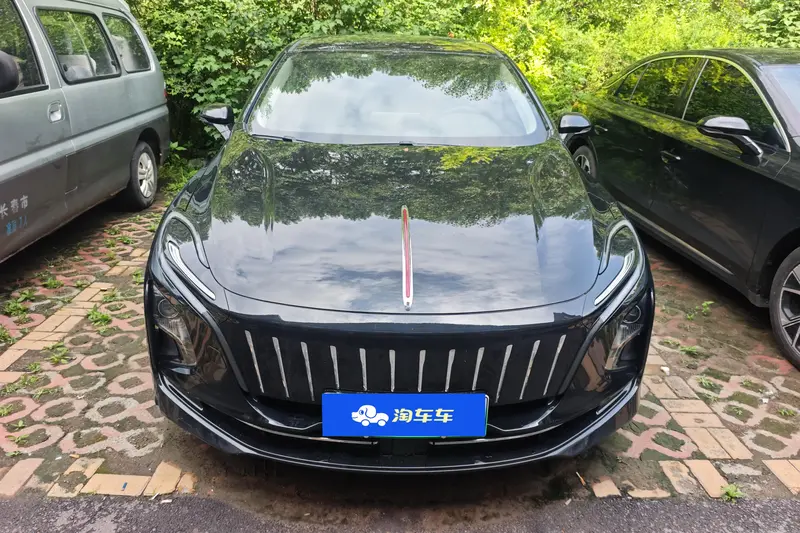 Hongqi E-QM 5 610 KM PLUS 100k W — фото 2