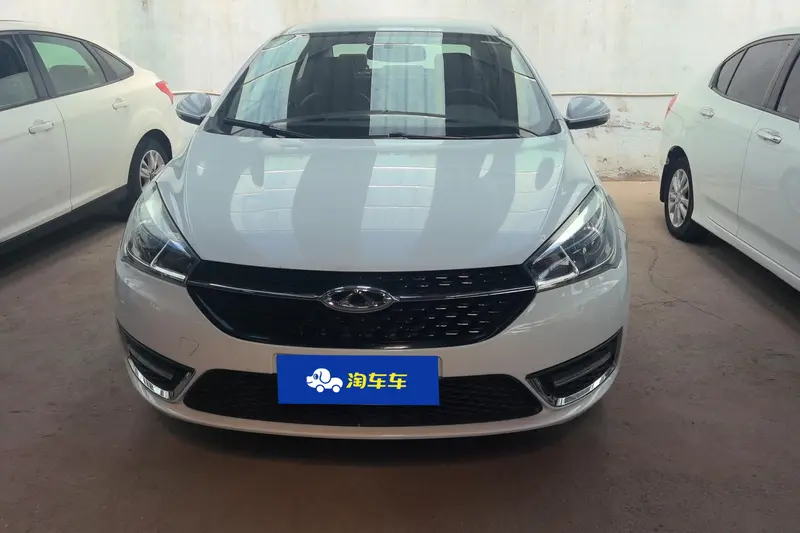 Chery Arrizo 5 1.5 L MT Luxury — фото 2
