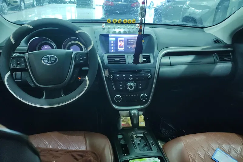 Bestune Besturn X 80 2.0 L AT Comfort — фото 8