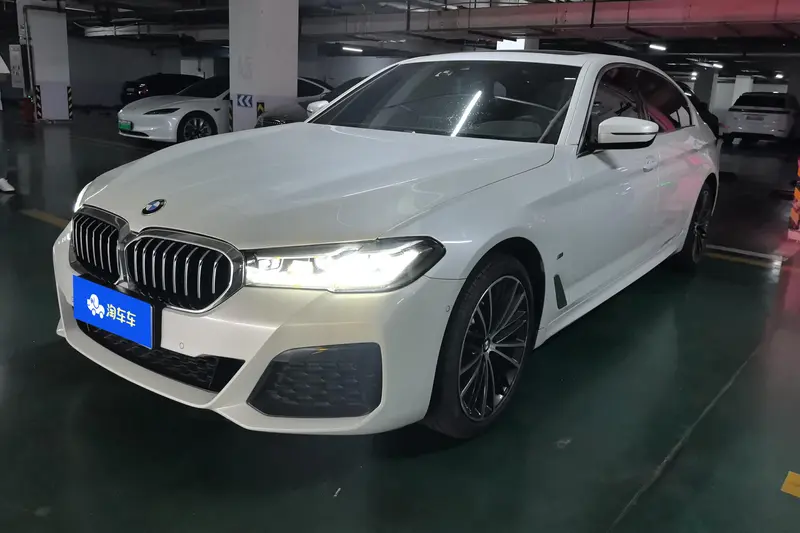 BMW 5 Series — фото 1
