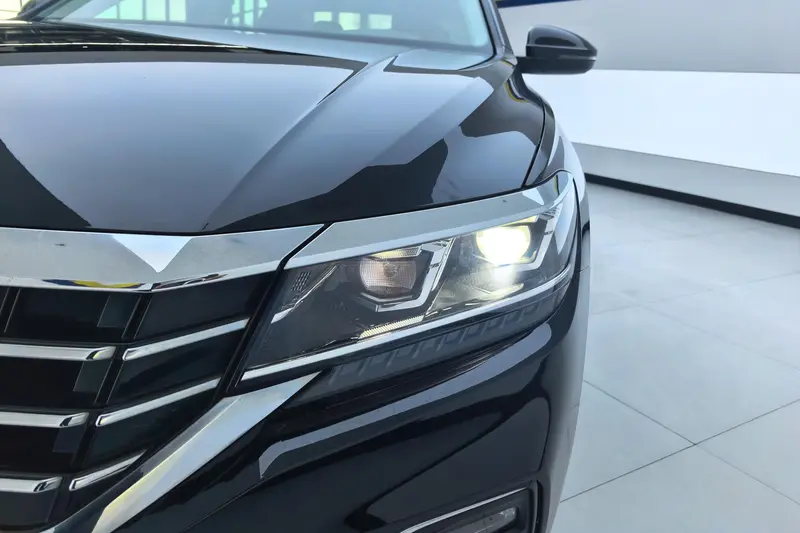 Volkswagen Passat — фото 4