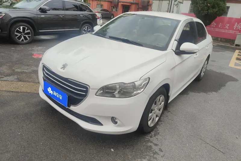 Peugeot 301 1.6 L MT Comfort