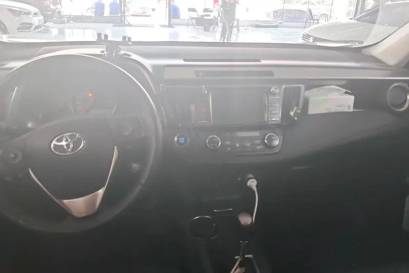Toyota RAV 4 2.5 L AT 4 WD Elite — фото 9