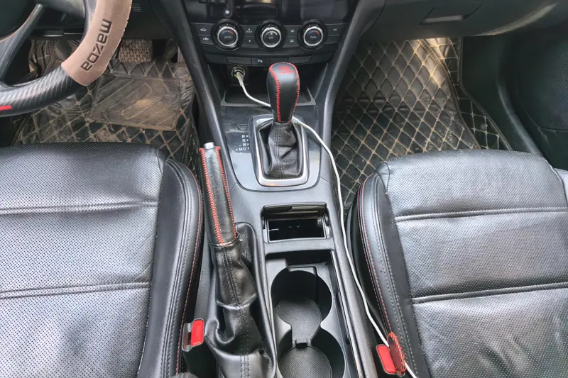 Mazda Atenza 2.0 L Luxury — фото 10