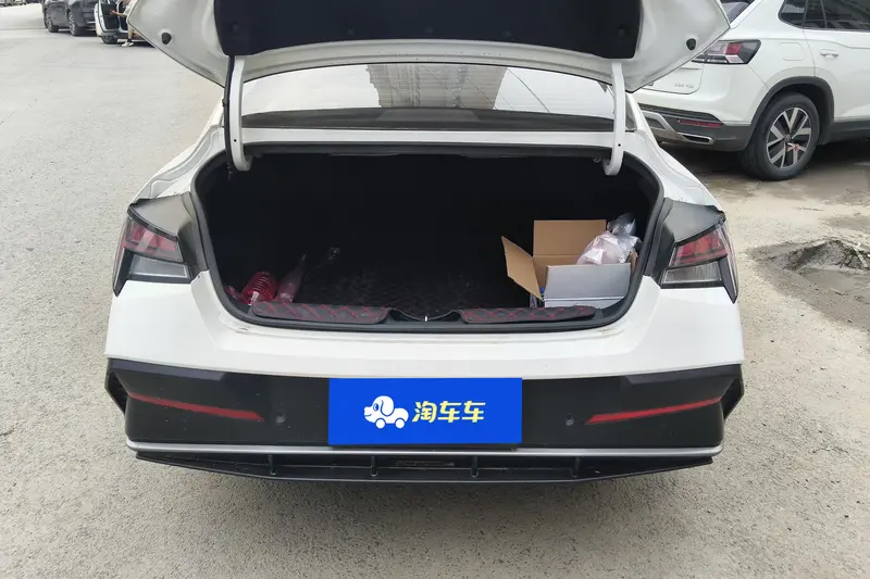 Hyundai 1.5 L CVT LUX Premium — фото 14