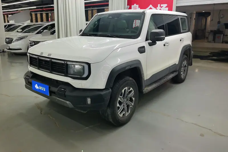BAIC BJ 40 2.0 T AT 4 WD