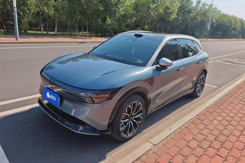 ZEEKR 7X, 2025 год