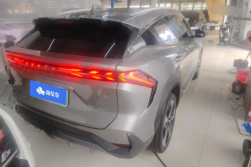Geely Galaxy L 7 1.5 T DHT 115km — фото 3
