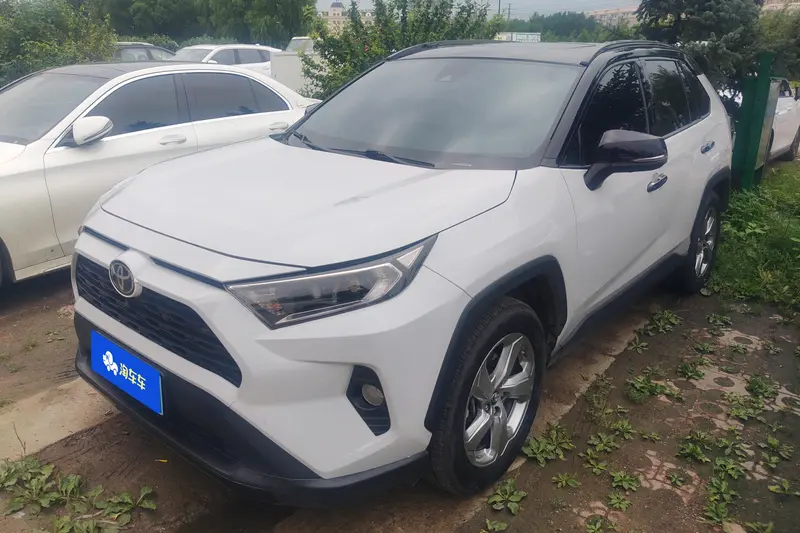 Toyota RAV4 — фото 1