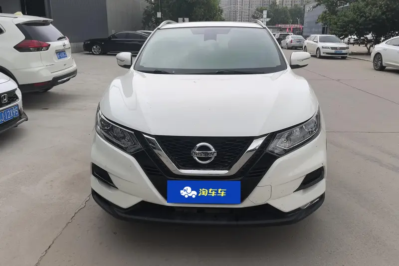 Nissan Qashqai 2.0 L XV — фото 2