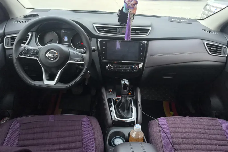 Nissan Qashqai 2.0 L XV — фото 7