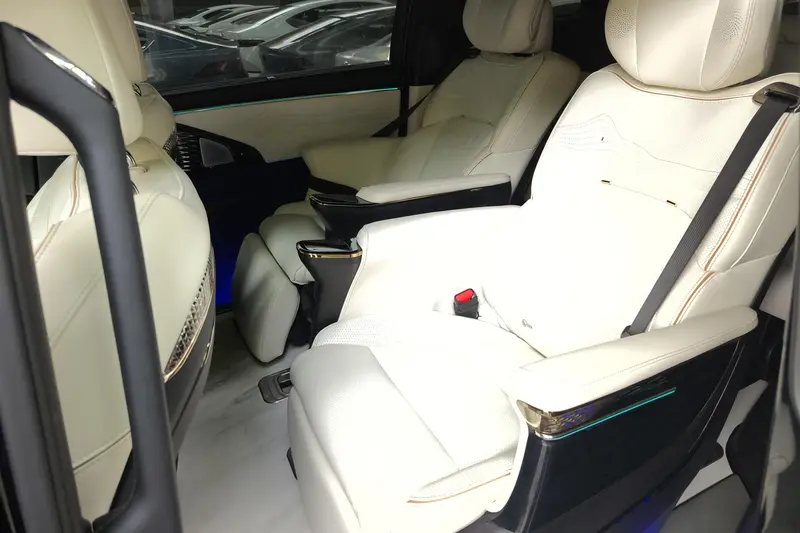 GACTrumpchi GAC Trumpchi M 8 2.0 TGDI Flagship — фото 9