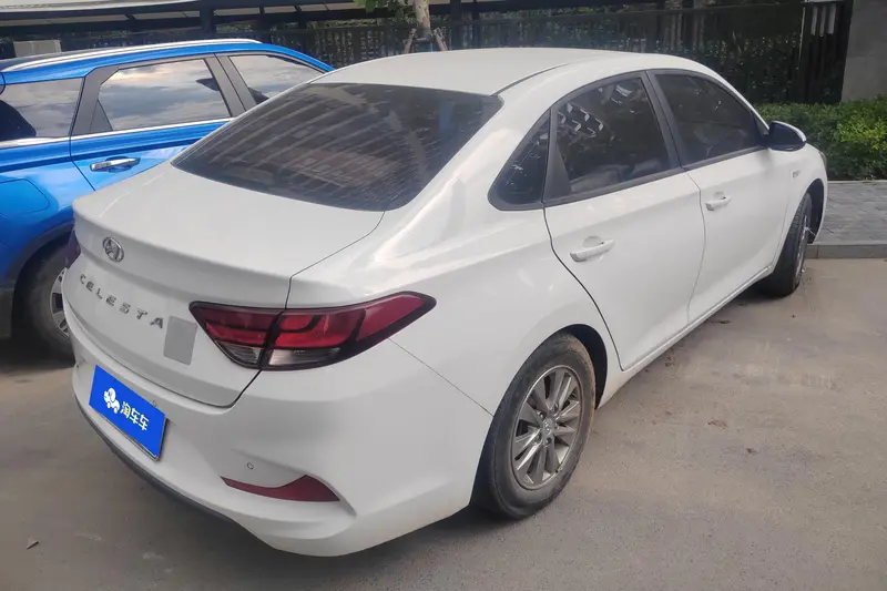 Hyundai Elantra — фото 3