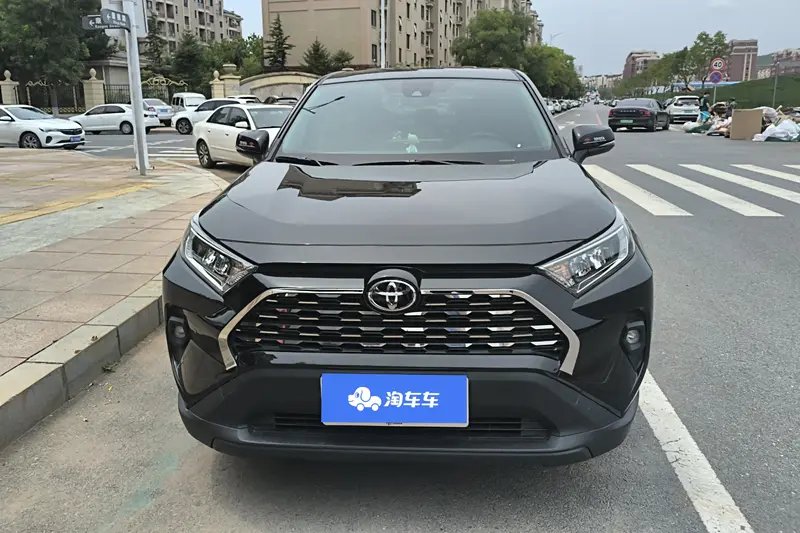 Toyota RAV4 — фото 2