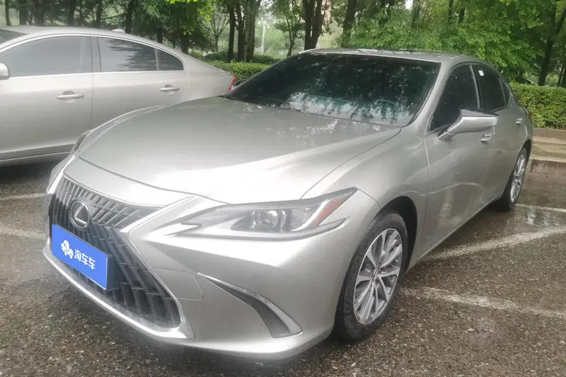 Lexus ES 200