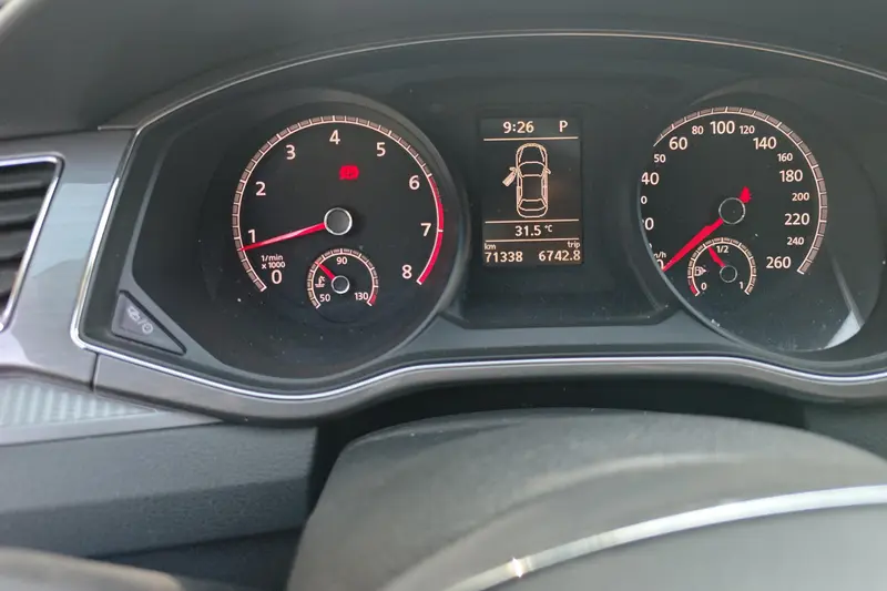 Volkswagen Passat — фото 8