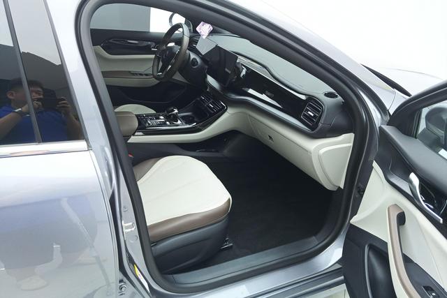 BYD QIN PLUS Hybrid 2024 — фото 10