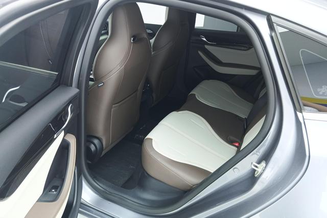 BYD QIN PLUS Hybrid 2024 — фото 16