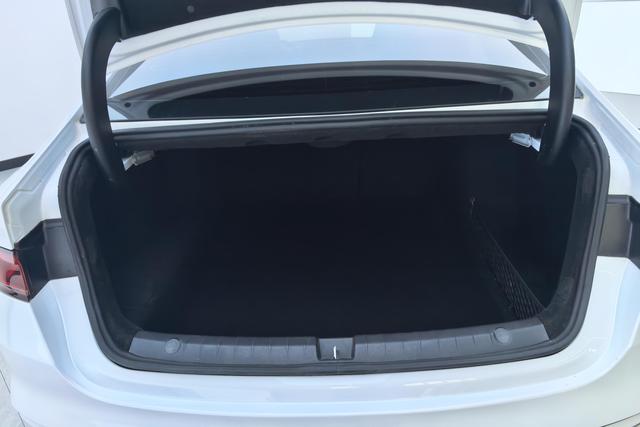 BYD QIN PLUS Hybrid 2021 — фото 17