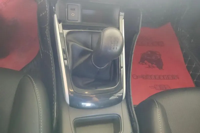Nissan Sylphy 1.6XL механика люкс — фото 7
