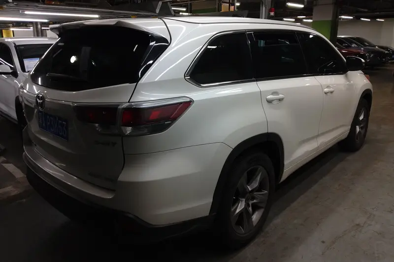 Toyota Highlander — фото 3