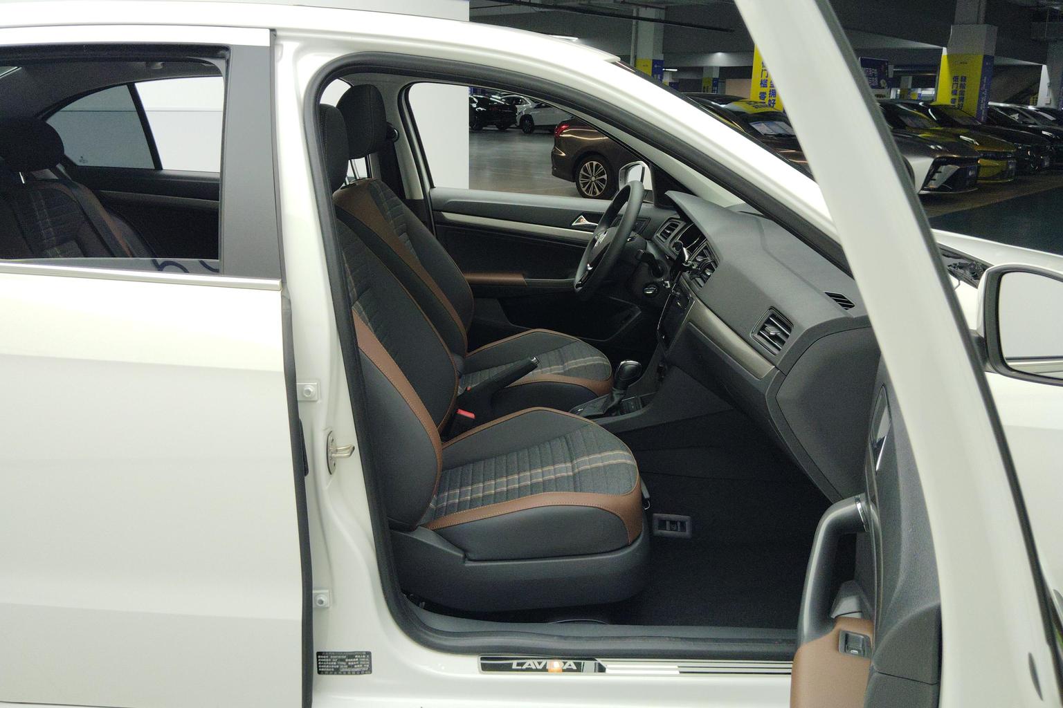Volkswagen Lavida 2019 1.5L AT Comfort VI