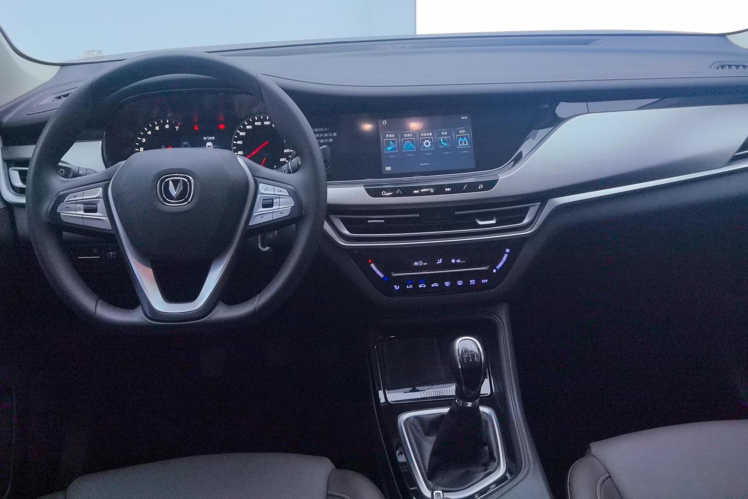 Changan CS35 PLUS 2019 1.6L МКПП yue lian sheng ji ban China VI