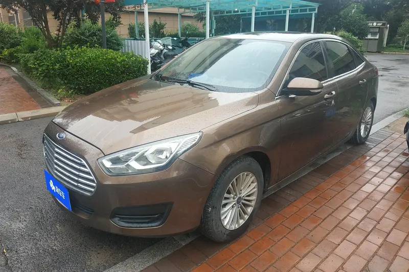 Ford 1.5 L AT Comfort
