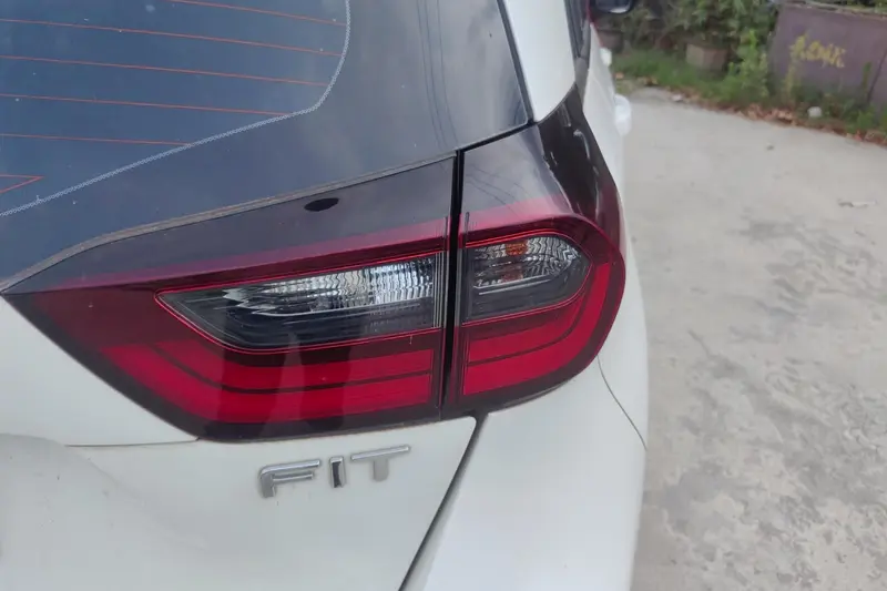 Honda Fit — фото 5