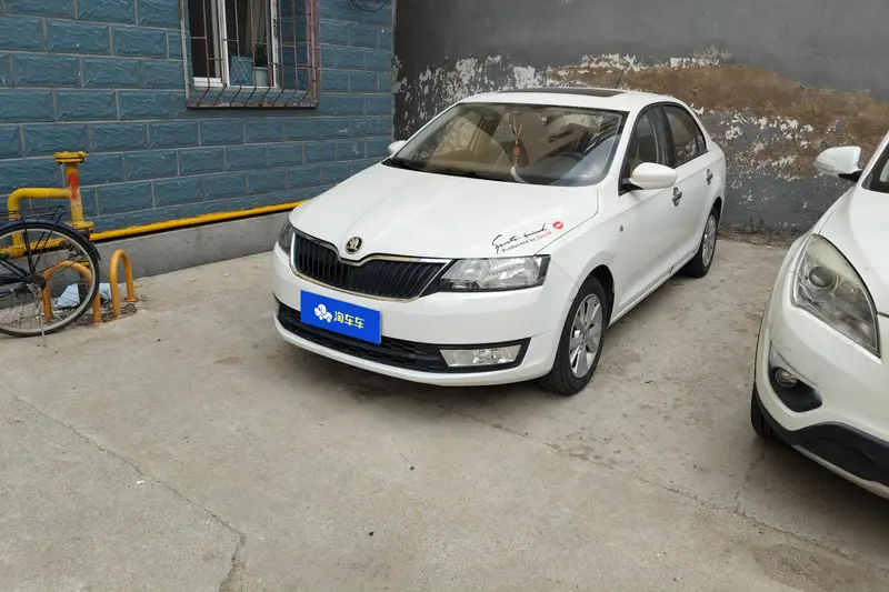 Skoda Rapid — фото 1