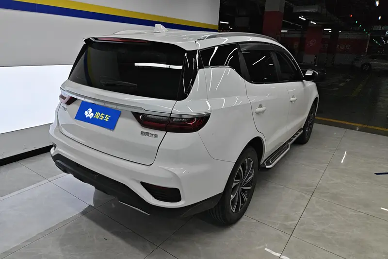 Geely Vision X6 — фото 3