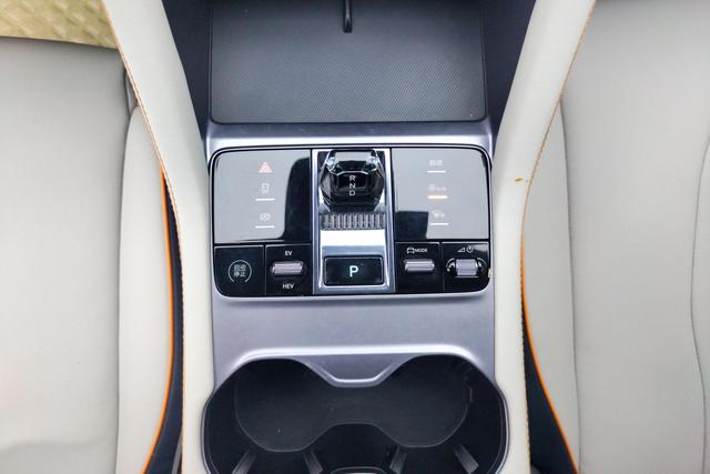 BYD SONG PLUS EV 2023 — фото 16