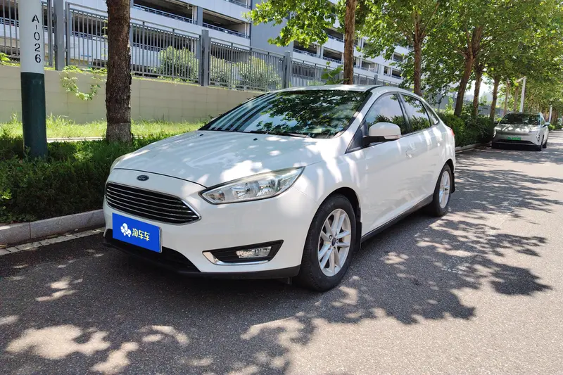 Ford Focus 1.6 L MT