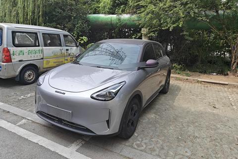 Geely Galaxy Geely Xingyuan, 2025 год