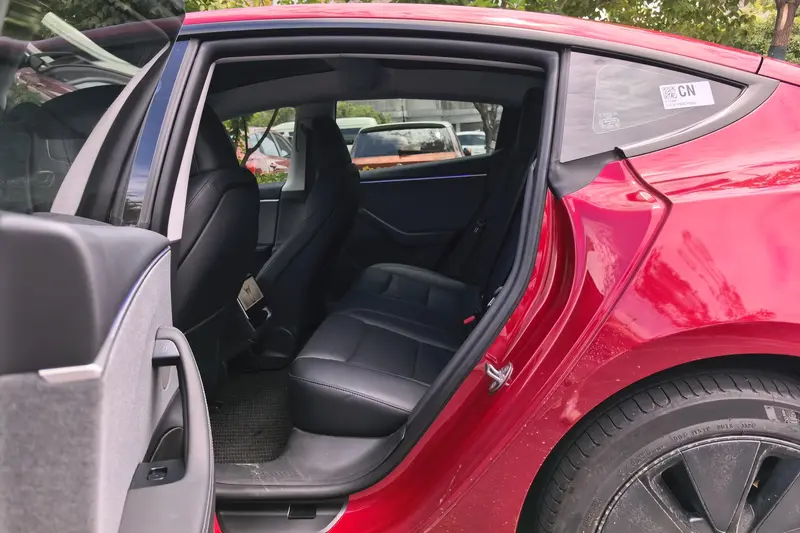 Tesla Model 3 задний привод — фото 11