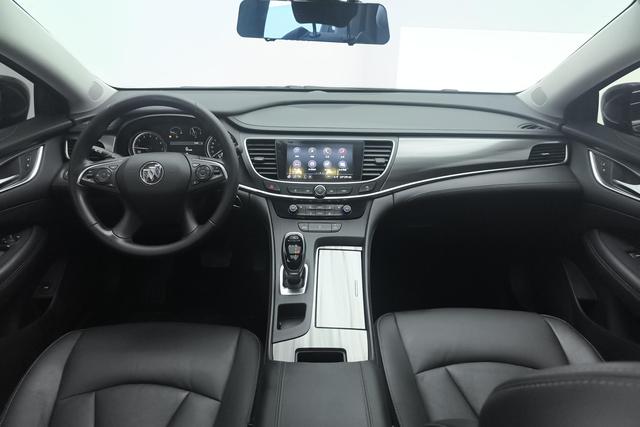 Buick Lacrosse 2022 — фото 13