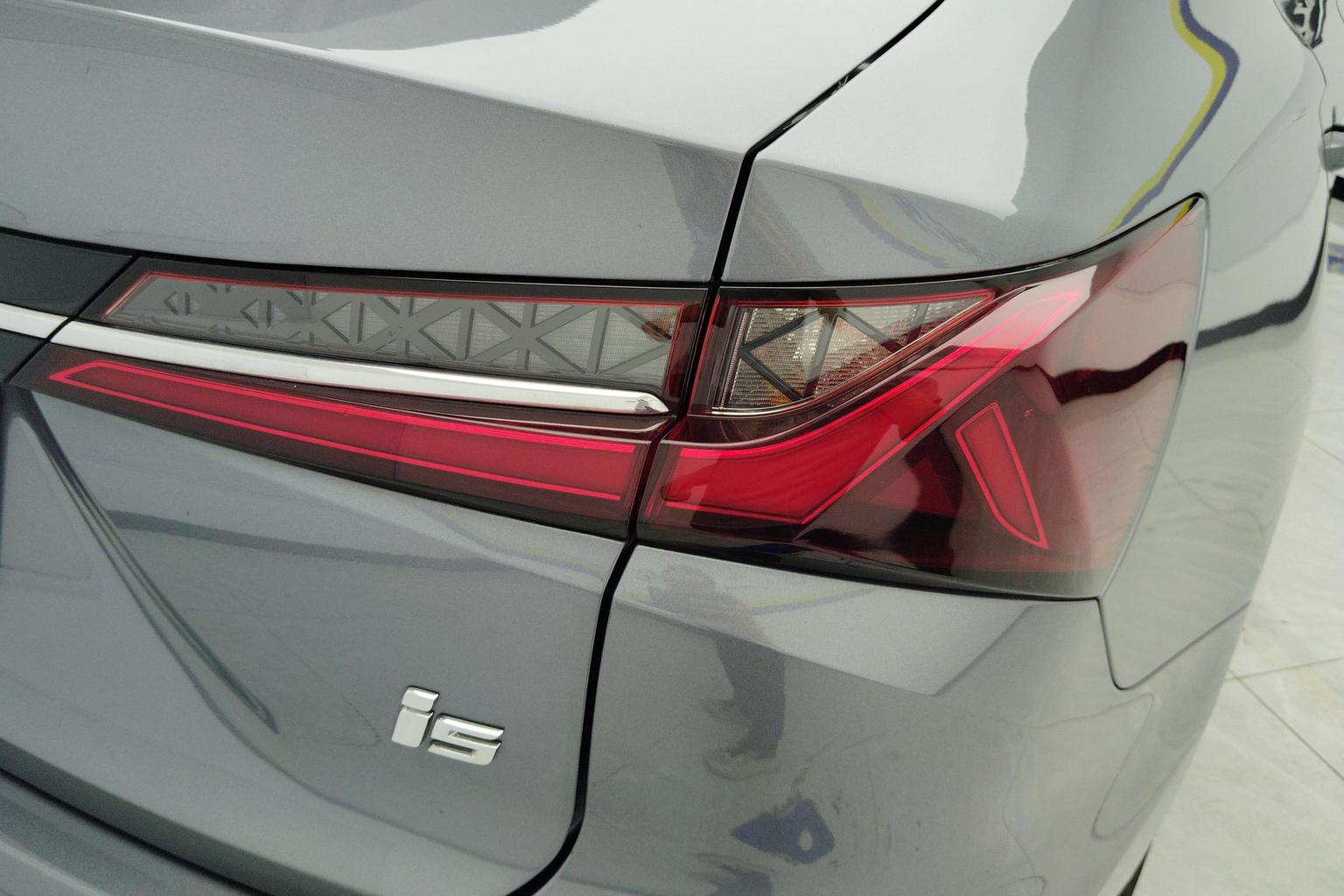 Roewe i5 2024 1.5L CVT
